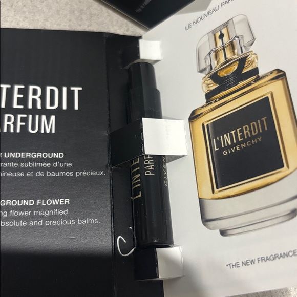 Givenchy L'Interdit Sample discovery set - Picture 2 of 2